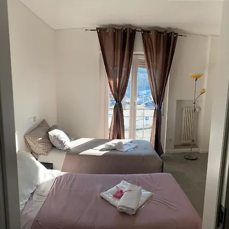 לינה וארוחת בוקר Michelangelo House 2*