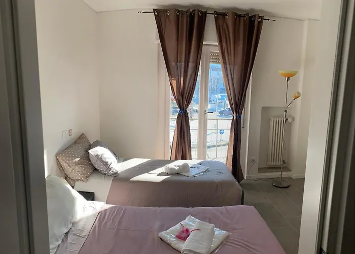 לינה וארוחת בוקר Michelangelo House 3*