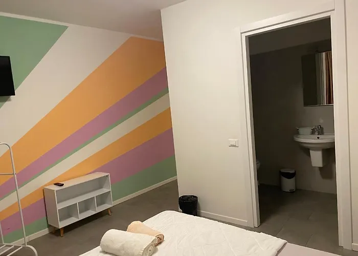 לינה וארוחת בוקר Michelangelo House 3*