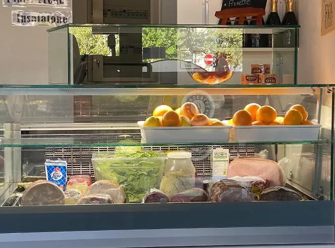 Michelangelo House 3* טרנטו